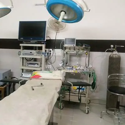 Hospital & Clinic